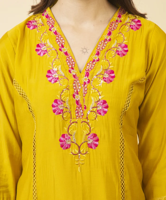 Mango yellow straight kurta set with net duppata - Image 7