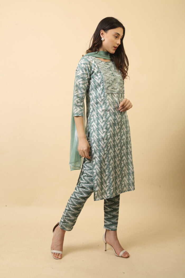 Women Ikat Print Straight Kurta Set with Dupatta - Image 4