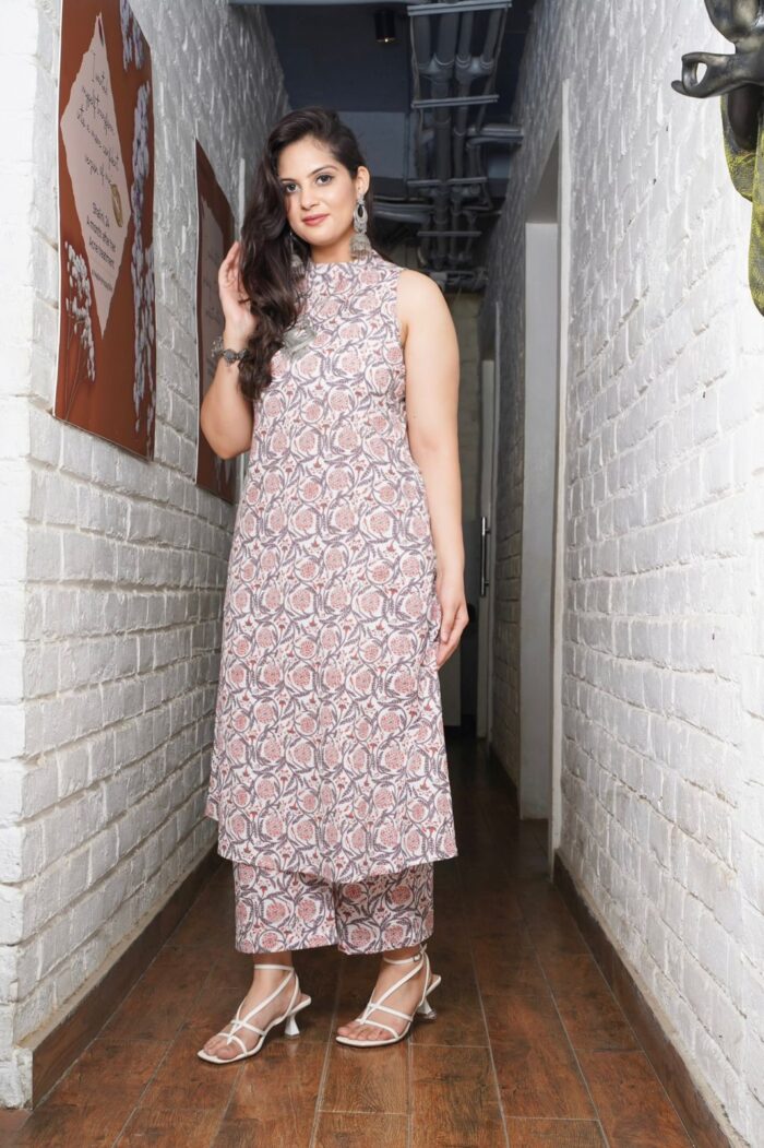 Elegant Embroidered Cotton Kurti and Plazo Set - Image 5