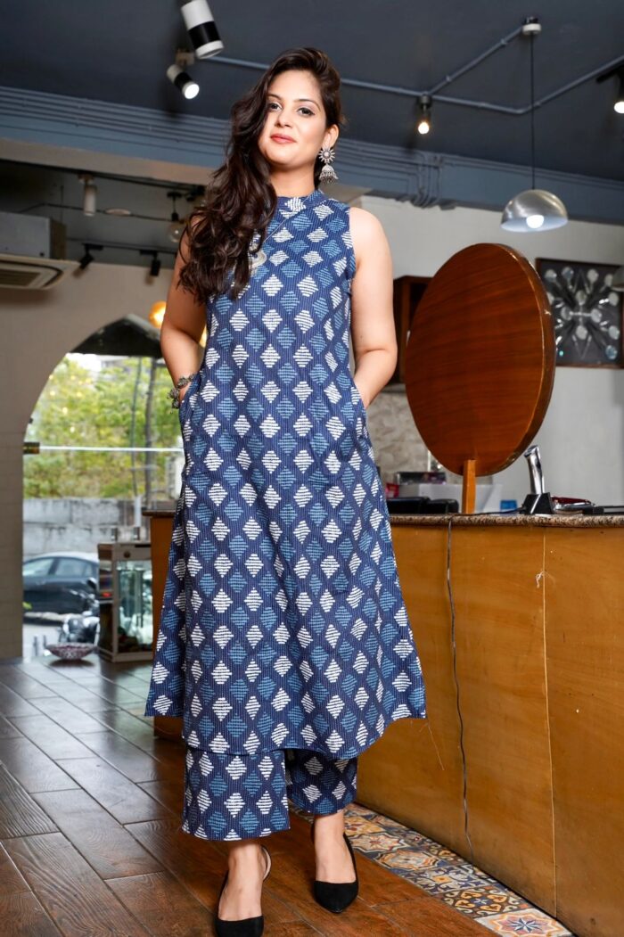 Elegant Embroidered Cotton Kurti and Plazo Set - Image 3